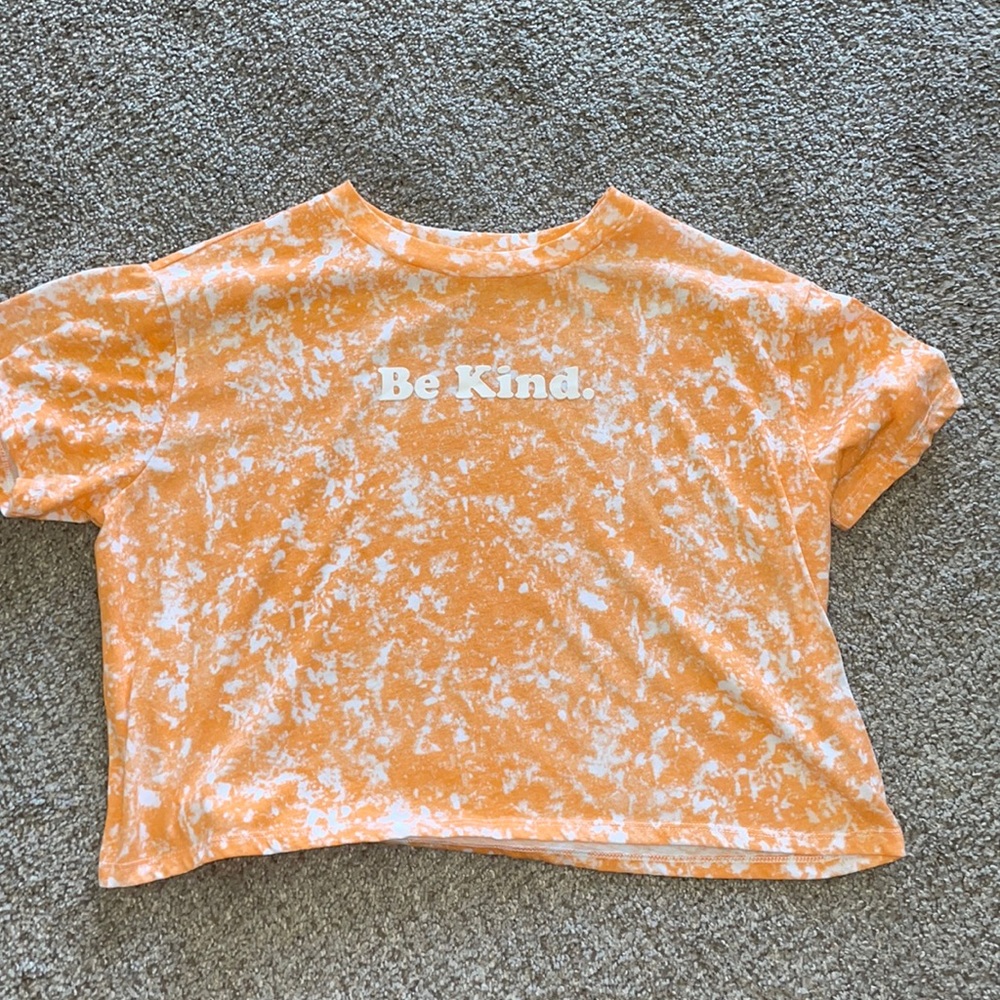 be kind crop T